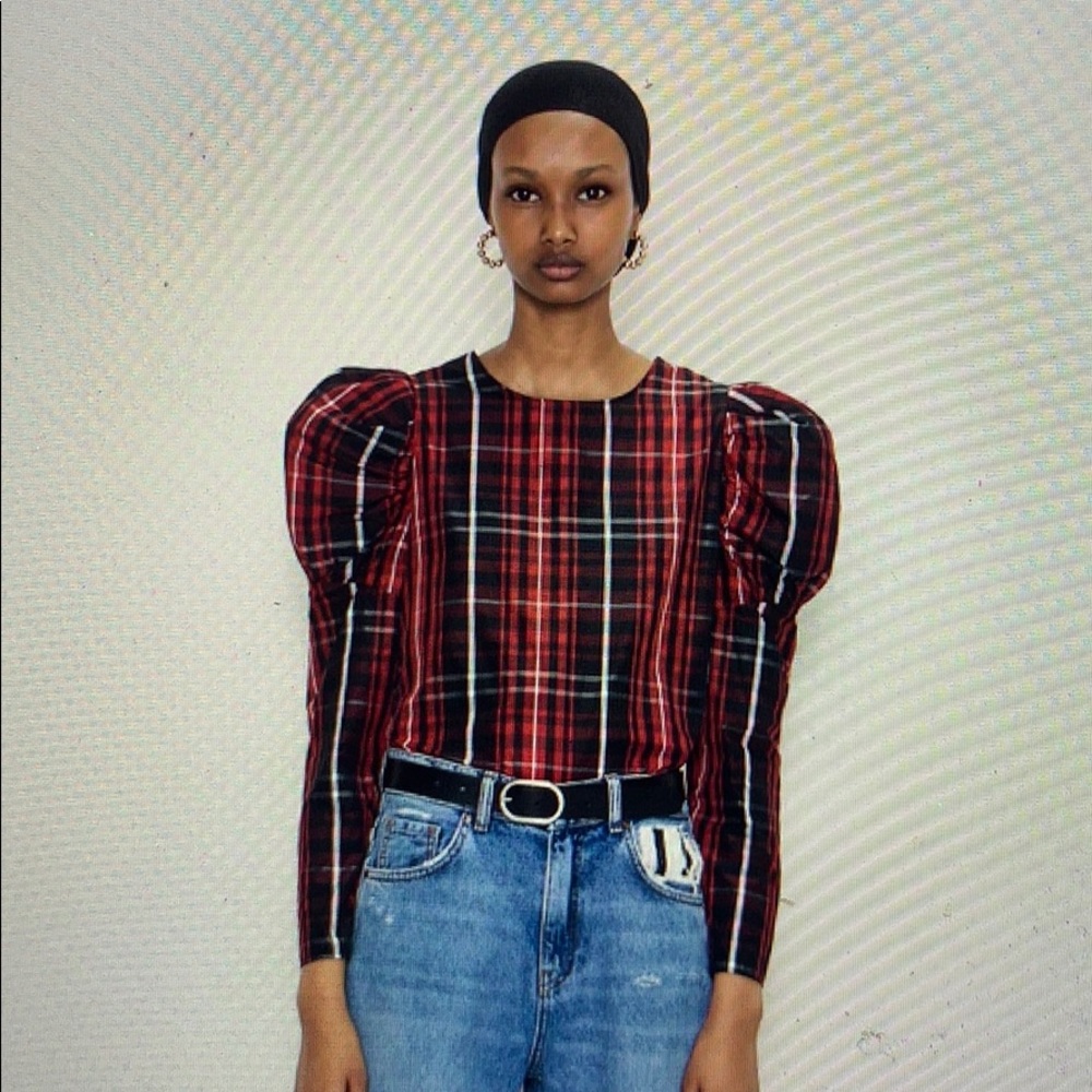 Blouse with full sleeves, cute plaid!